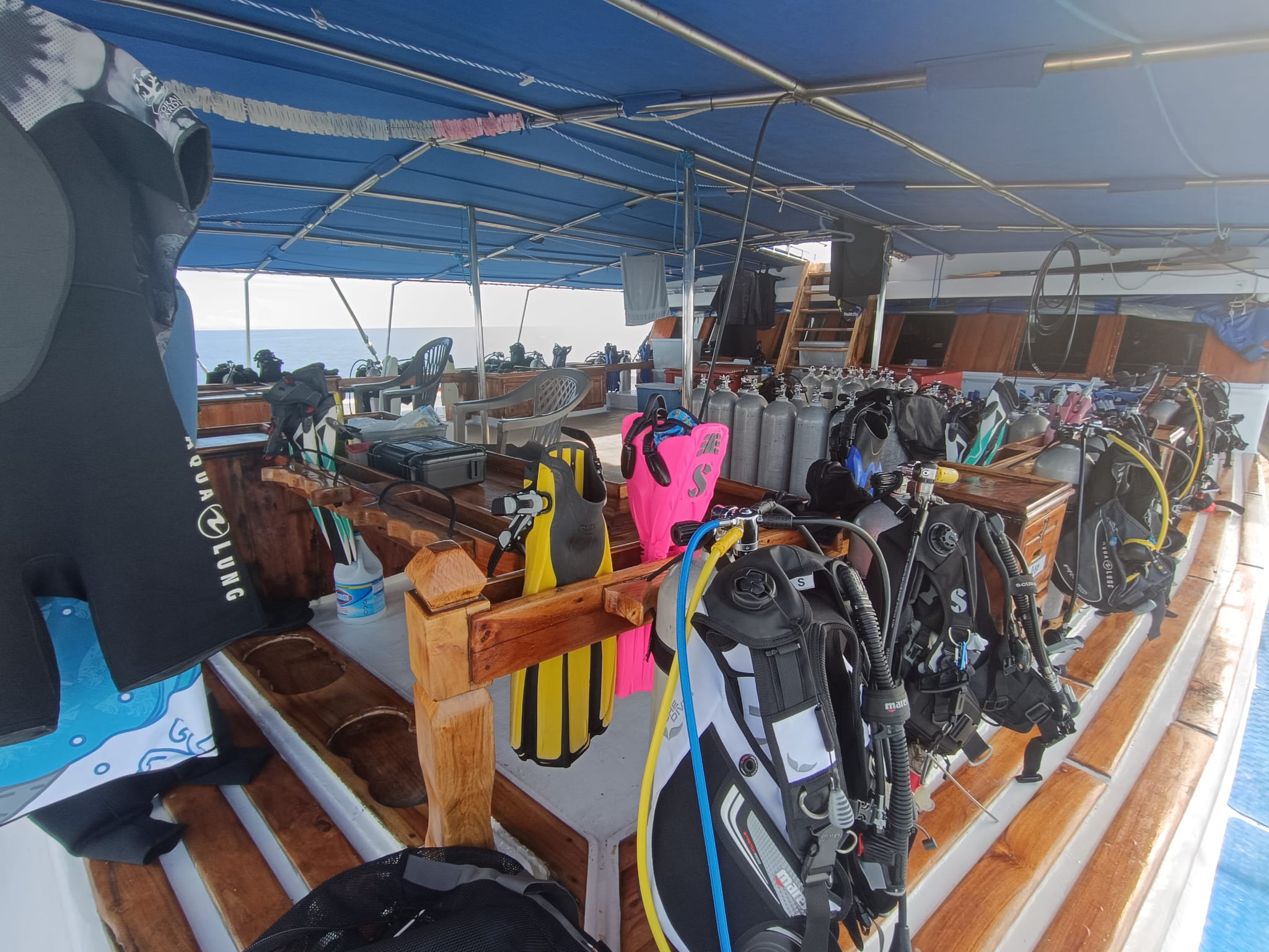 Consejos para viajar a Palau con equipo de buceo: regulador, ordenador y baterías en cabina